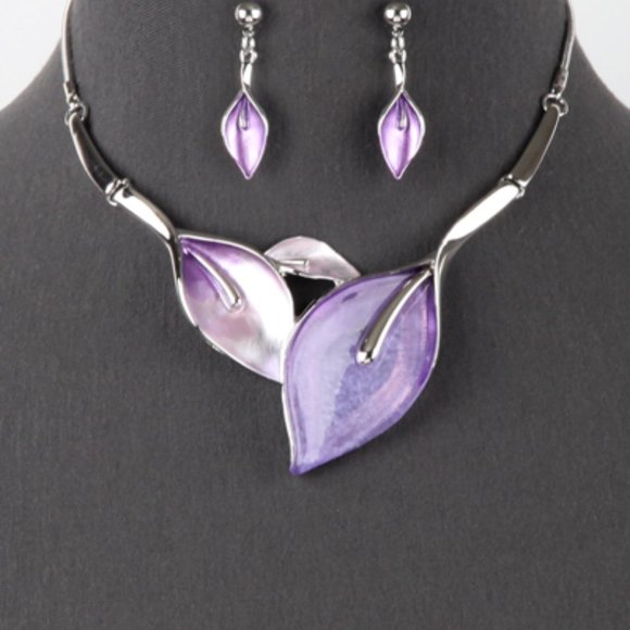 1137-Purple Leaf Bib Necklace Set - Picture 1 of 2